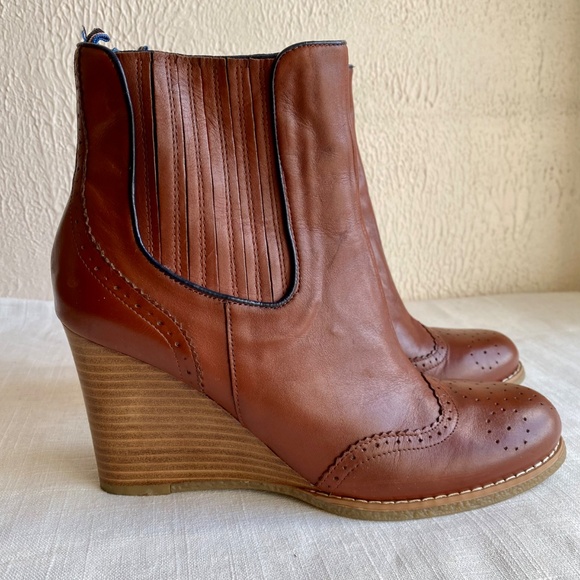 Tommy Hilfiger cognac wedge booties with perforated brogue details Size 9.5 - Picture 5 of 12